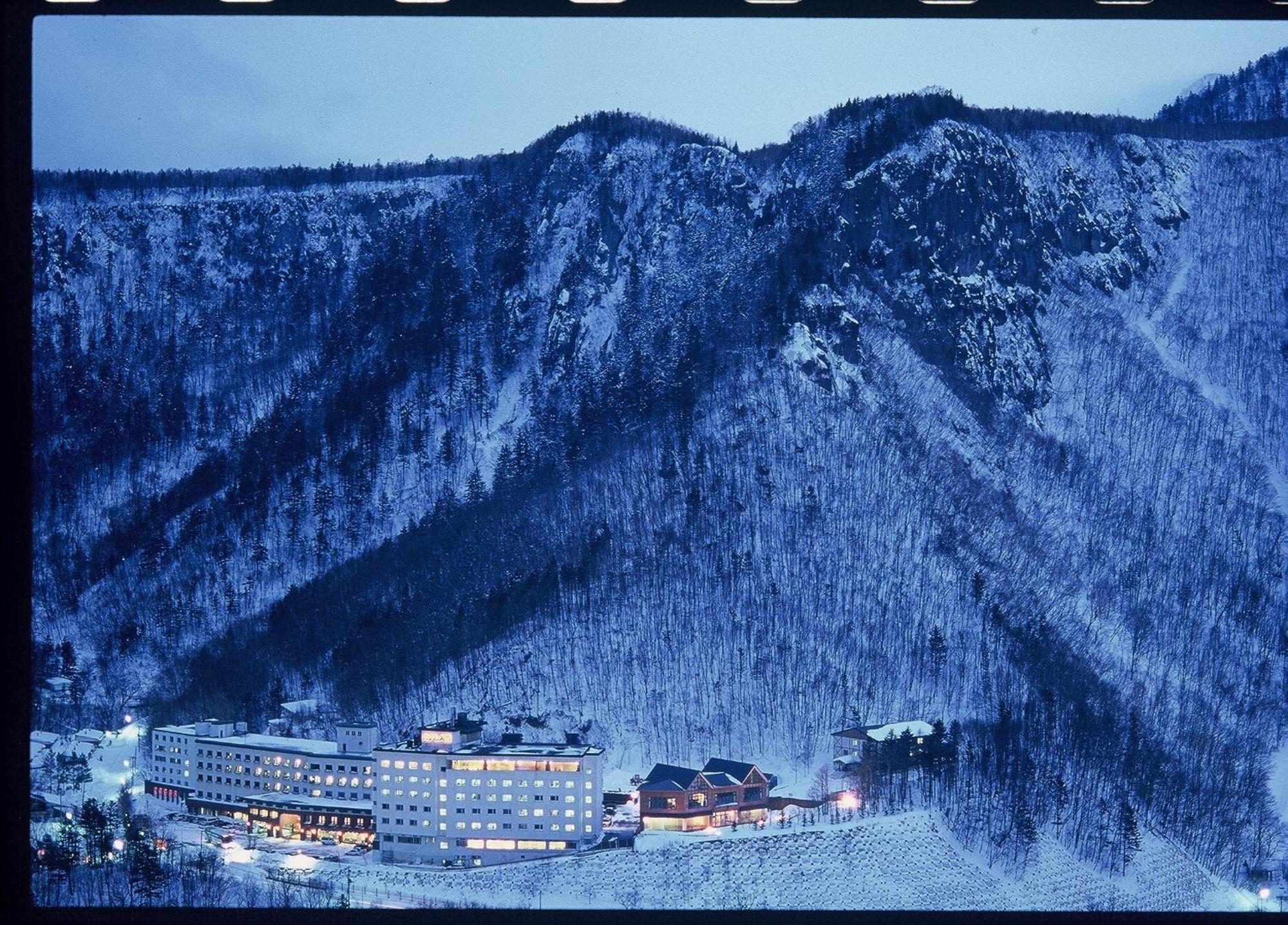 Hotel Taisetsu Onsen&Canyon Resort Kamikawa  Exterior photo